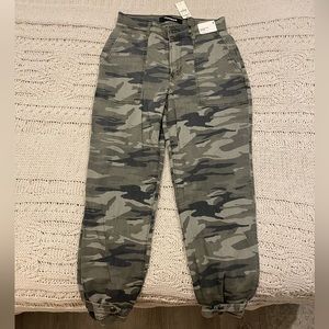 Express camouflage jogger jeans